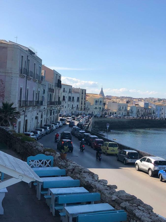 Nettuno Suite سيراكوزا المظهر الخارجي الصورة